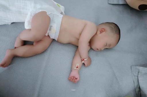 安吉三个月宝宝身高体重